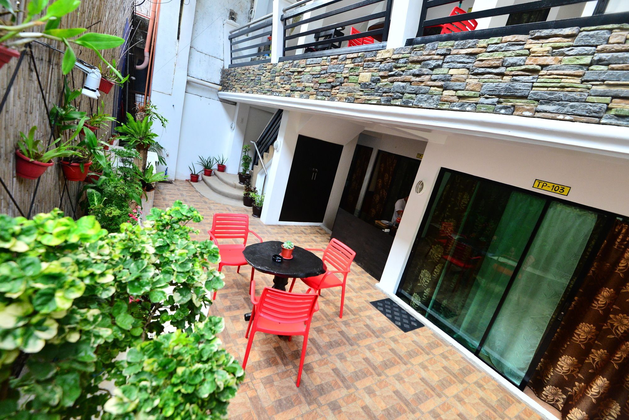 발라박 Travellers Pad Boracay 호스텔 외부 사진
