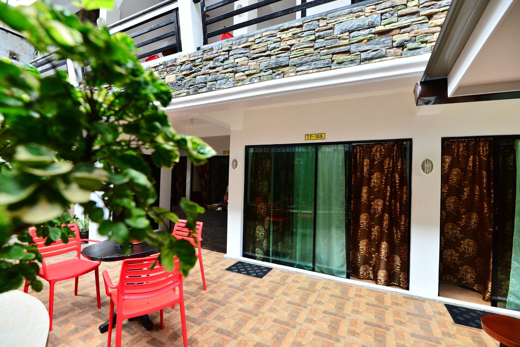 발라박 Travellers Pad Boracay 호스텔 외부 사진
