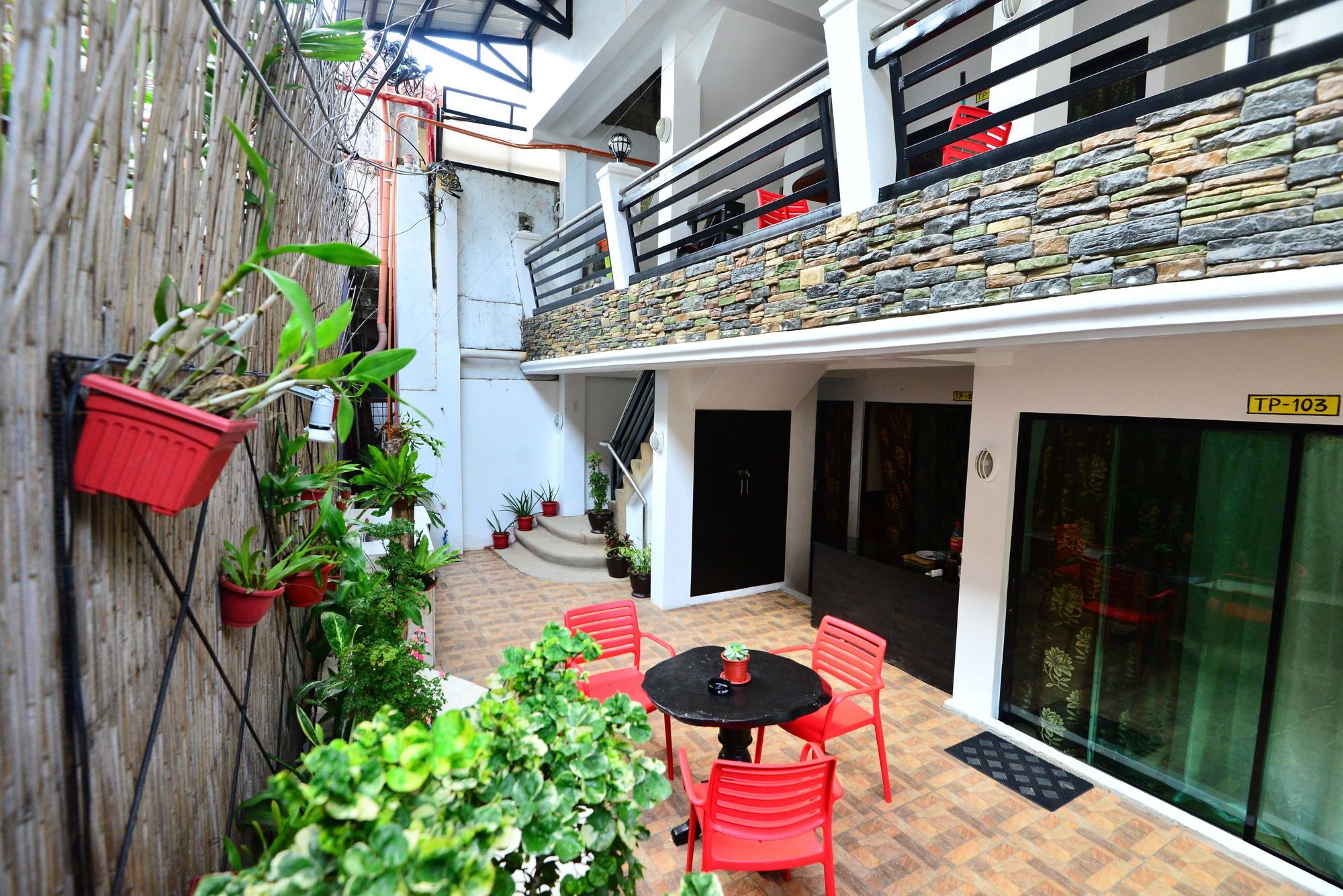 발라박 Travellers Pad Boracay 호스텔 외부 사진
