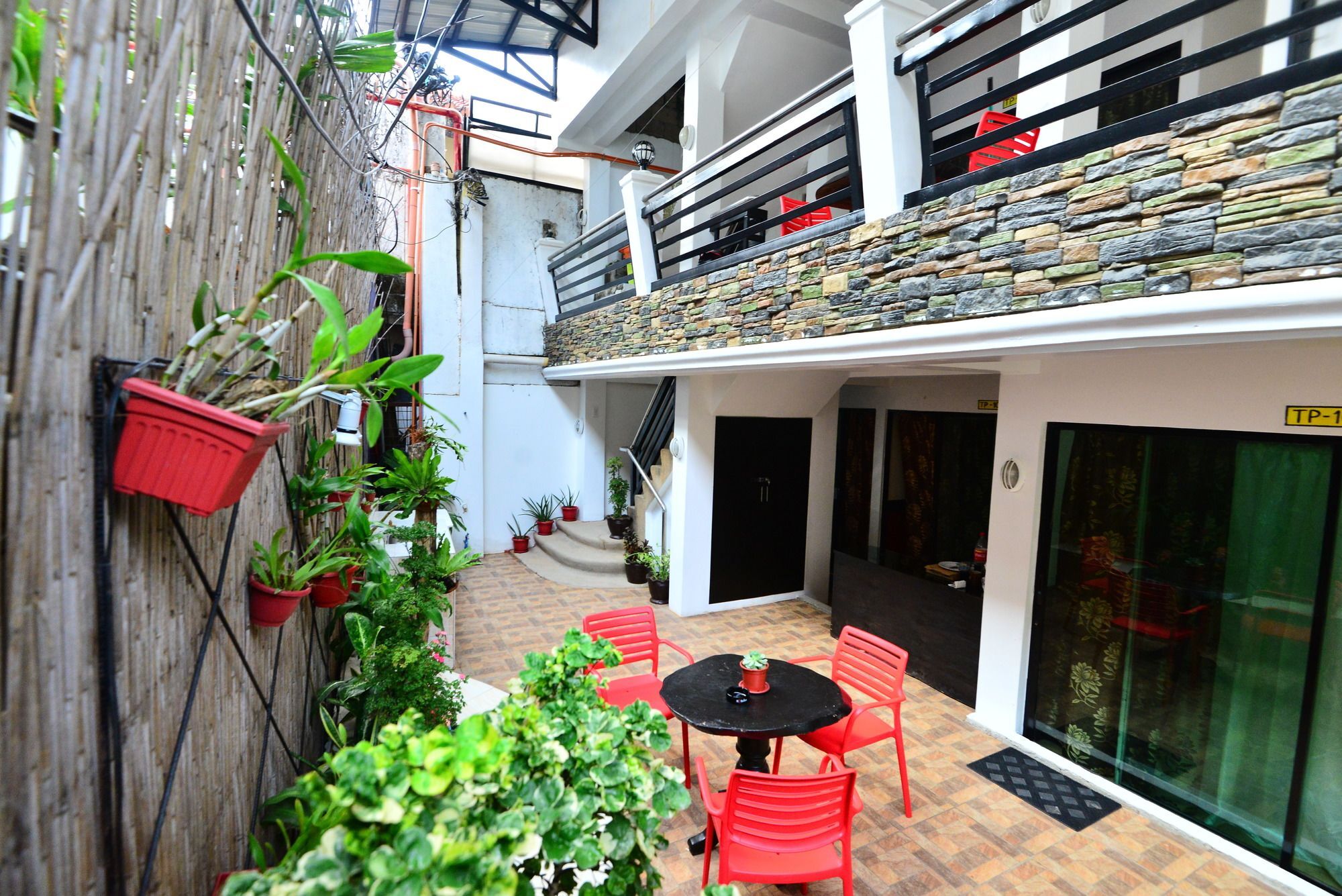 발라박 Travellers Pad Boracay 호스텔 외부 사진